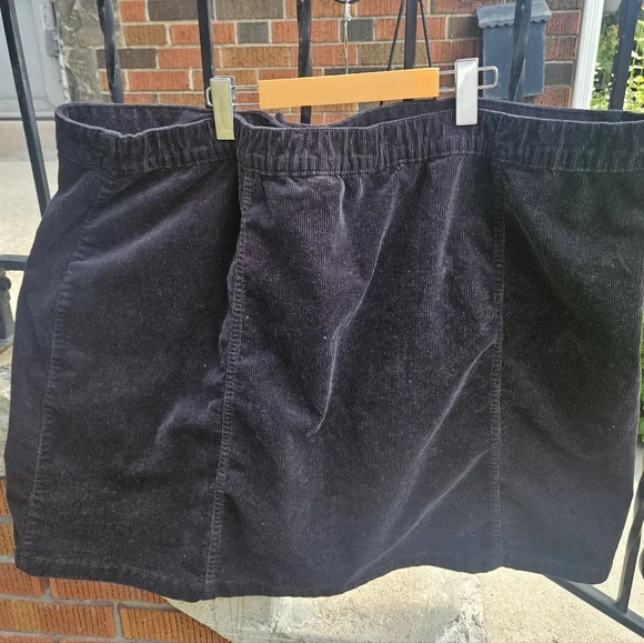 Penningtons Black Corduroy  Skirt - Picture 4 of 7